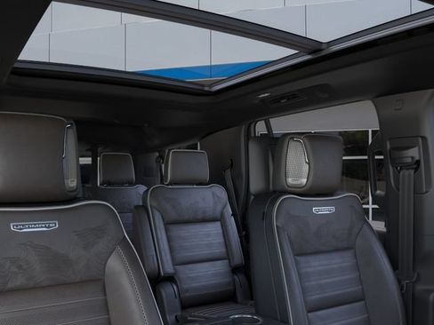 New 2026 GMC Yukon Denali Ultimate w/ LPO, Floor Liner Package AWD/4WD image 24