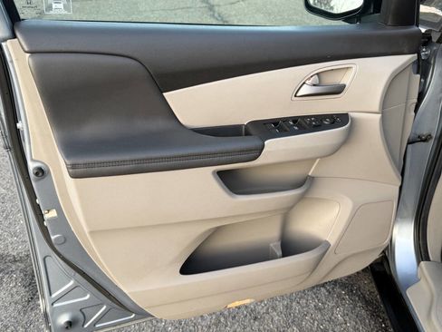 Used 2012 Honda Odyssey EX-L image 34