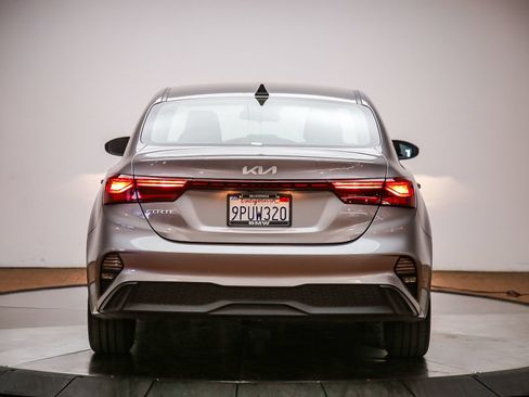 Used 2023 Kia Forte LXS FWD image 3