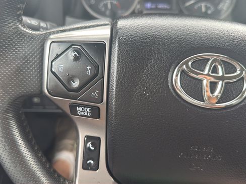 Used 2022 Toyota Tacoma SR5 RWD image 19