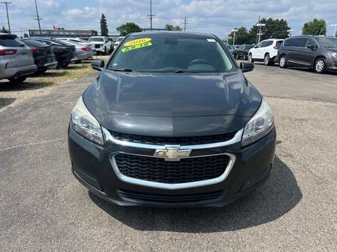 Used 2016 Chevrolet Malibu LT FWD image 2