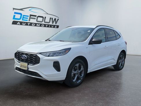 Used 2023 Ford Escape ST-Line AWD/4WD image 7