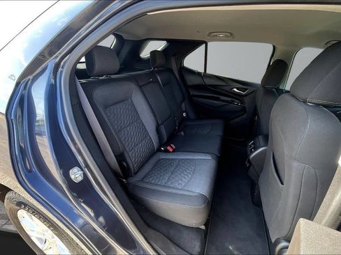 Used 2018 Chevrolet Equinox LT FWD image 26