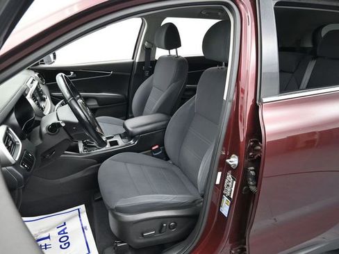 Used 2018 Kia Sorento LX image 11