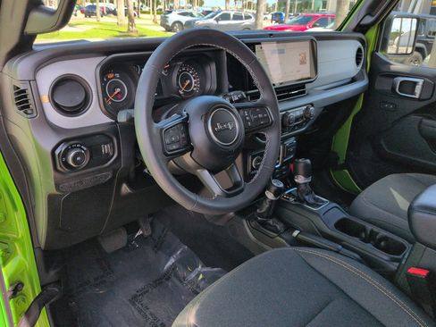 Certified 2025 Jeep Wrangler Sport AWD/4WD image 15