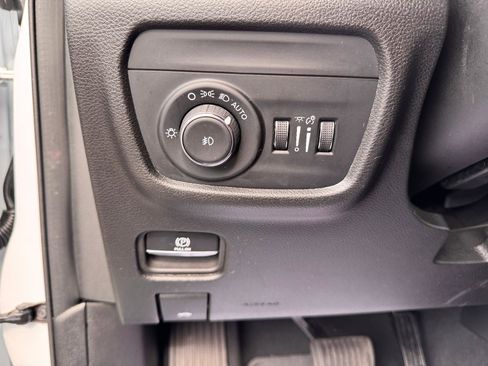 Used 2024 Jeep Grand Cherokee Limited AWD/4WD image 27