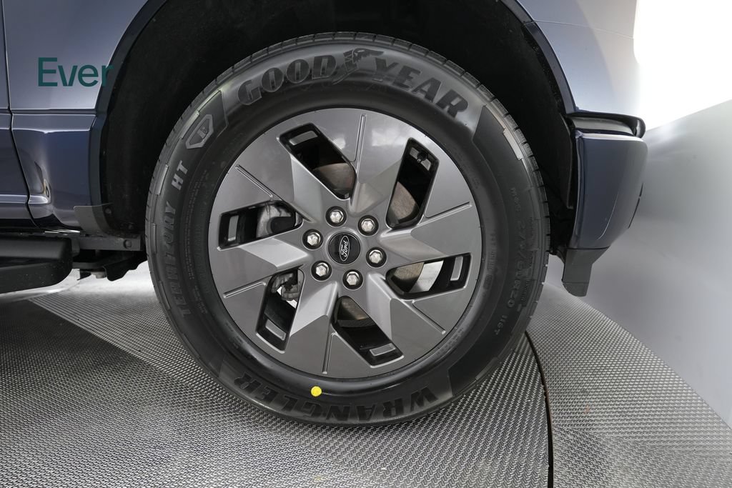 Used 2024 Ford F150 Lightning XLT AWD/4WD image 15