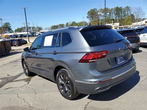Certified 2023 Volkswagen Tiguan SE w/ Panoramic Sunroof Package image 6