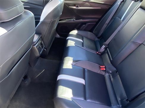 Certified 2025 Toyota Camry SE image 18