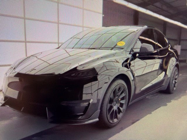Used 2022 Tesla Model Y Long Range AWD/4WD image 2