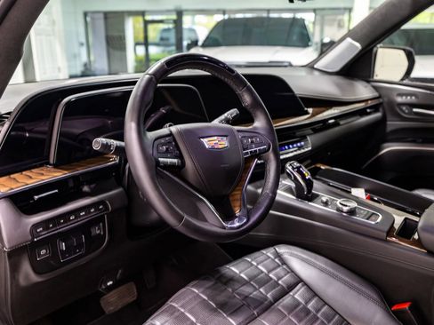 Used 2023 Cadillac Escalade Sport Platinum w/ LPO, ONYX Package image 43