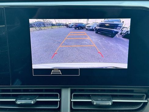 Used 2025 Chevrolet Trax LS image 13