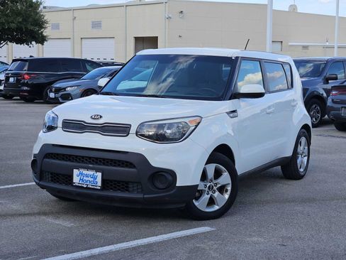Used 2018 Kia Soul FWD image 1