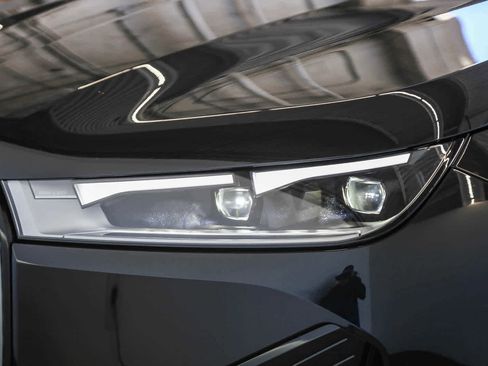 Used 2025 BMW iX xDrive50 w/ Premium Package image 8