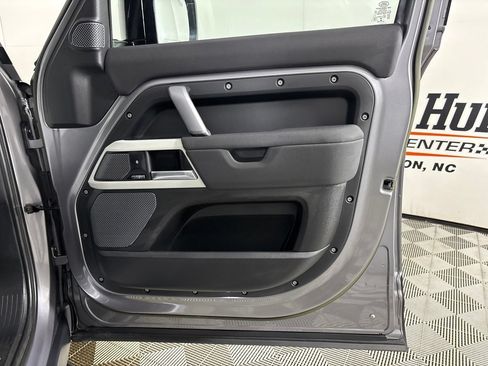 Used 2023 Land Rover Defender 110 X-Dynamic SE AWD/4WD image 28