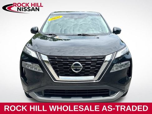 Used 2021 Nissan Rogue SV FWD image 2