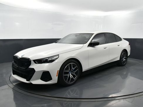 Used 2024 BMW i5 M60 image 6