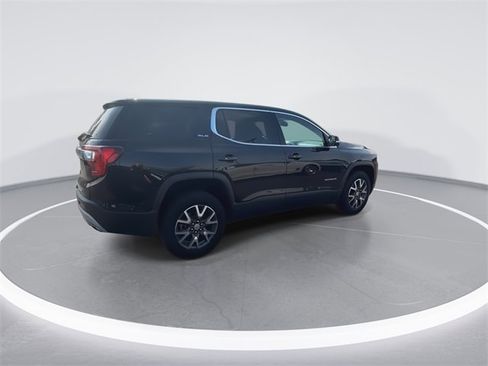 Used 2023 GMC Acadia SLE image 9