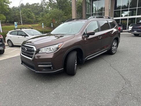 Used 2021 Subaru Ascent Limited w/ Technology Package AWD/4WD image 3