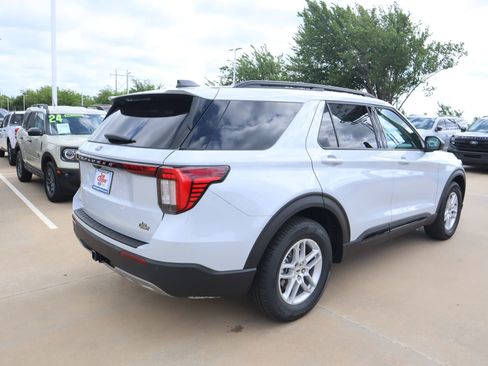 New 2026 Ford Explorer Active w/ Active Comfort Package RWD image 22