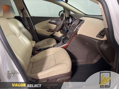 Used 2013 Buick Verano FWD image 12