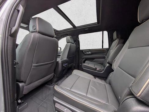 Used 2024 Chevrolet Suburban Premier image 19