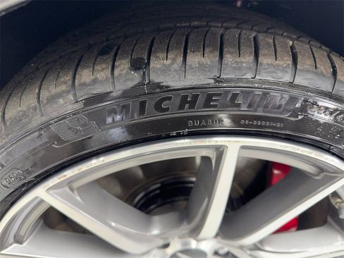 Used 2025 Genesis G70 2.5T image 86