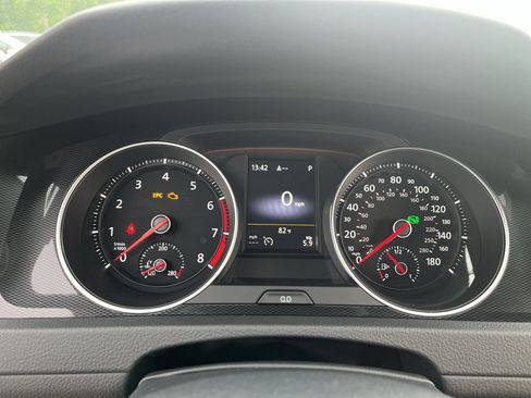 Used 2016 Volkswagen Golf 4-Door FWD image 19