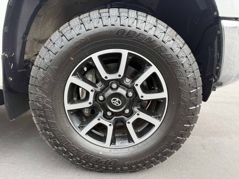 Used 2016 Toyota Tundra SR5 w/ TRD Off Road Package AWD/4WD image 9