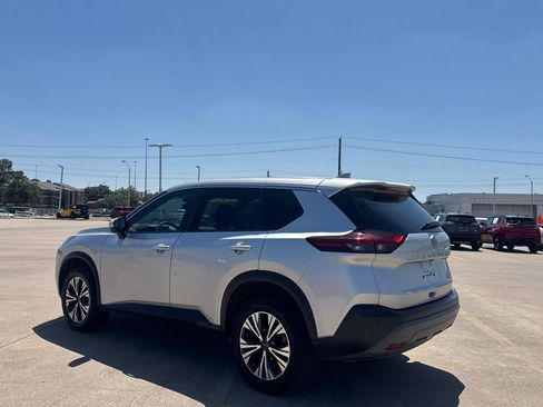 Used 2023 Nissan Rogue SV FWD image 16