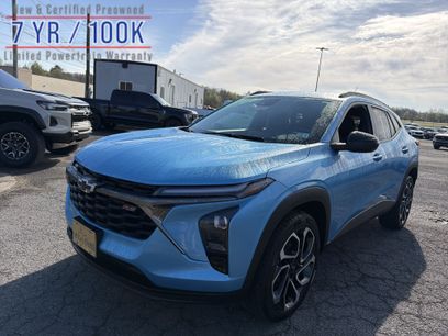 Used 2025 Chevrolet Trax RS w/ Sunroof Package