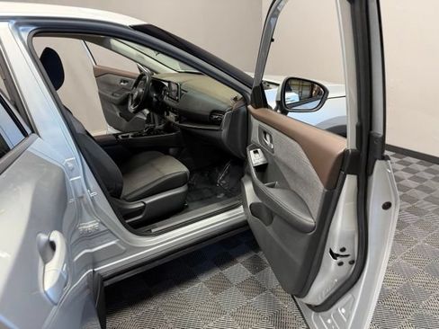 Used 2021 Nissan Rogue SV AWD/4WD image 23