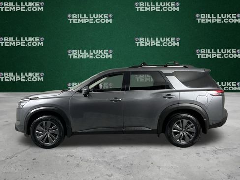 Used 2024 Nissan Pathfinder SV w/ Black Appearance Package image 8