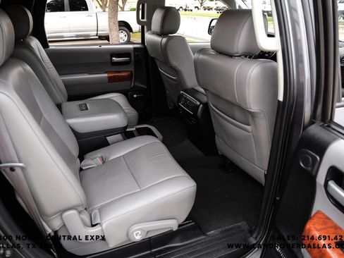Used 2019 Toyota Sequoia Platinum AWD/4WD image 40