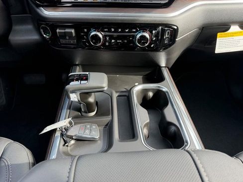 New 2026 GMC Sierra 1500 SLT w/ SLT Convenience Package image 14
