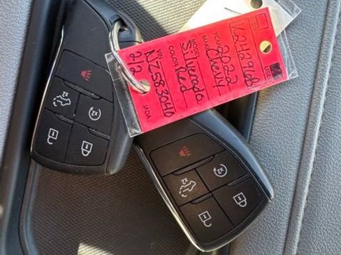 Used 2022 Chevrolet Silverado 1500 LT image 32