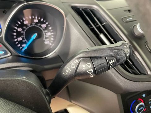 Used 2018 Ford Escape SE FWD image 13