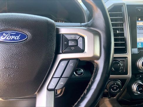 Used 2017 Ford F150 Platinum w/ Equipment Group 701A Luxury AWD/4WD image 23