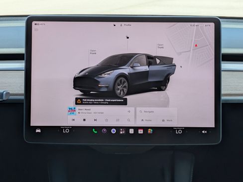 Used 2024 Tesla Model Y 2WD image 18