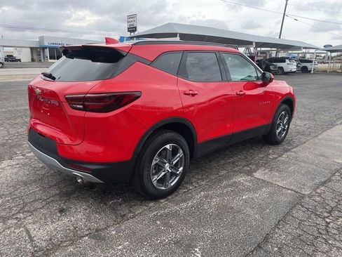 Used 2023 Chevrolet Blazer LT w/ Convenience Package FWD image 4
