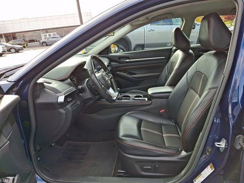Used 2023 Nissan Altima 2.5 SR image 14