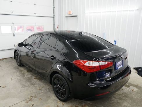 Used 2016 Kia Forte LX image 9