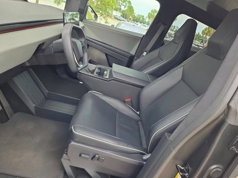 Used 2026 Tesla Cybertruck AWD Crew Cab image 9