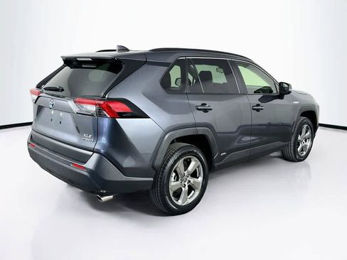 Used 2021 Toyota RAV4 XLE Premium AWD/4WD image 25