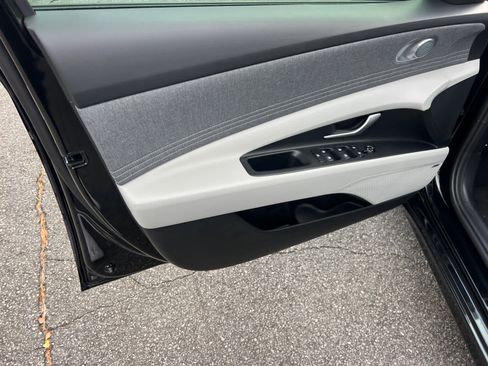 New 2026 Hyundai Elantra Limited FWD image 10