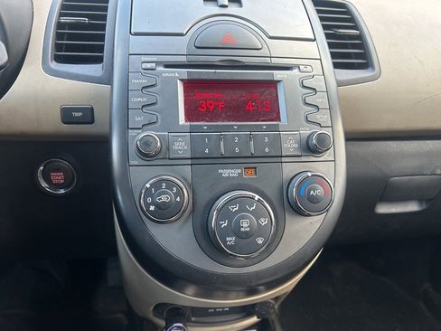 Used 2011 Kia Soul ! image 7