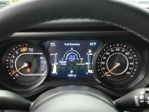 Used 2025 Jeep Wrangler Unlimited Rubicon image 12