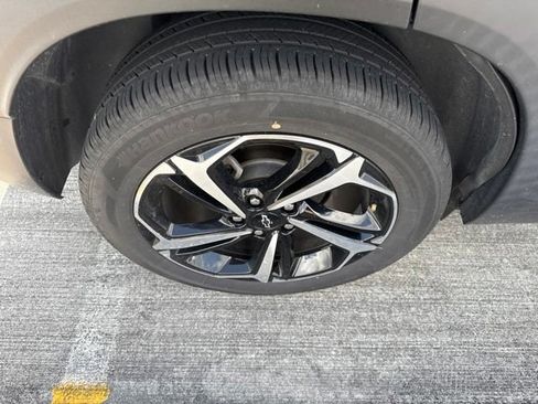 Used 2022 Chevrolet TrailBlazer RS w/ Sun and Liftgate Package FWD image 21