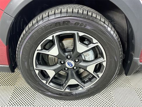 Used 2018 Subaru Crosstrek 2.0i Premium w/ Eyesight System image 28