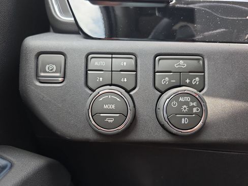 New 2026 Chevrolet Silverado 1500 RST w/ Convenience Package II AWD/4WD image 24